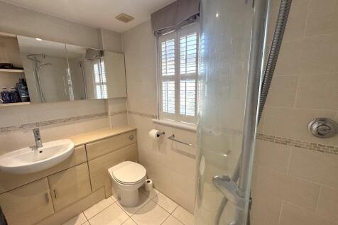 14 - Top Floor - vanity units.jpg