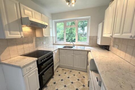 6 - Kitchen.jpg