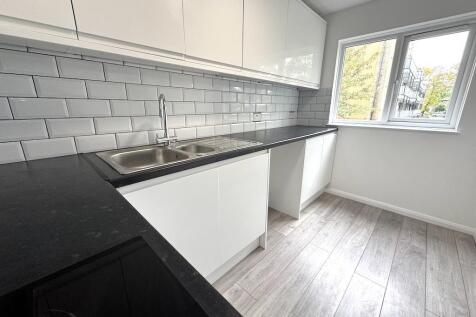 7 - Kitchen to window.jpg
