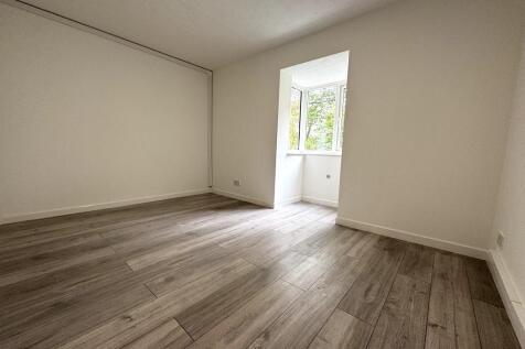12 - Bedroom 2.jpg