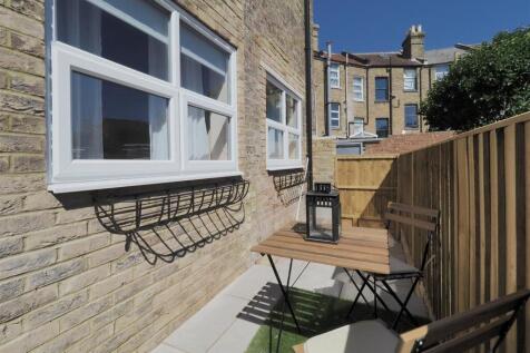 2Southwood-Flat1-22Small.jpg