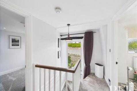 FIRST FLOOR LANDING