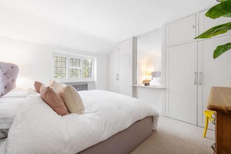 Master Bedroom (1)