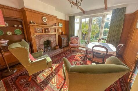 7 Dining Room