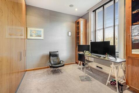 Bedroom/Study