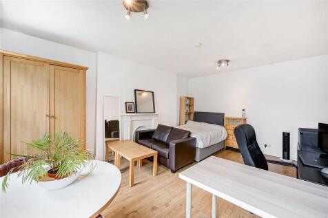 Reception/ Bedroom