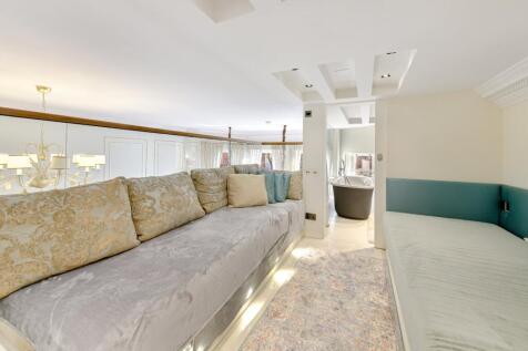 Bedroom/Reception