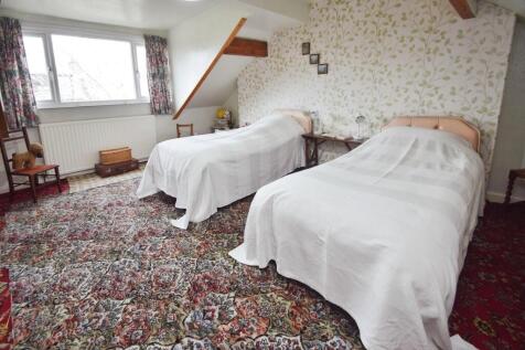 8c39e114-bEDROOM