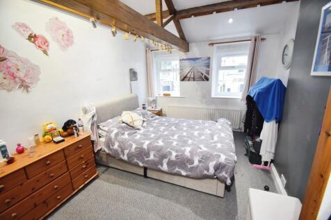 fac24cce-Bedroom