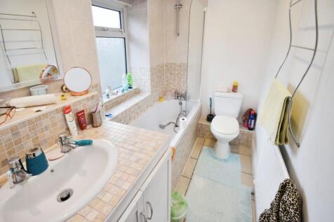 b1d3c6f3-Bathroom