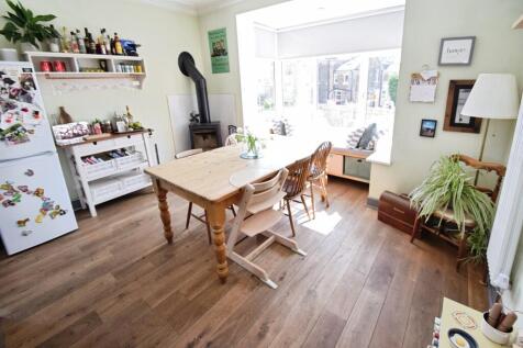 89665815-Dining
