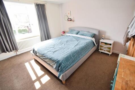 6821f8b4-Bedroom