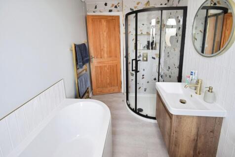 8cac286d-Bathroom...