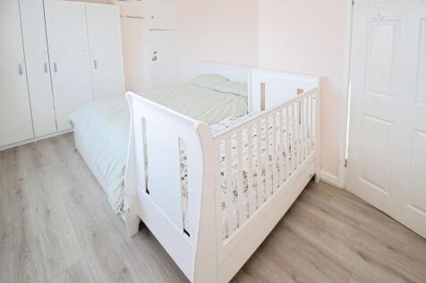 4a9468a2-Bedroom