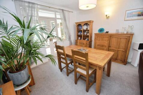b2646a5e-Dining 2...