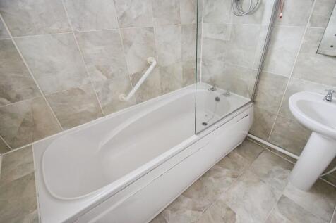 f23fec8c-bATHROOM