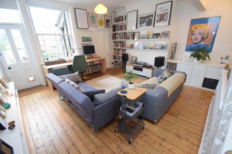 Lounge 1