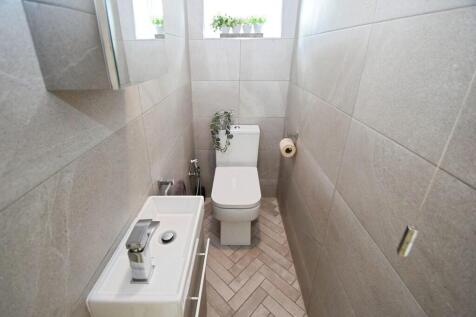 47977924-WC