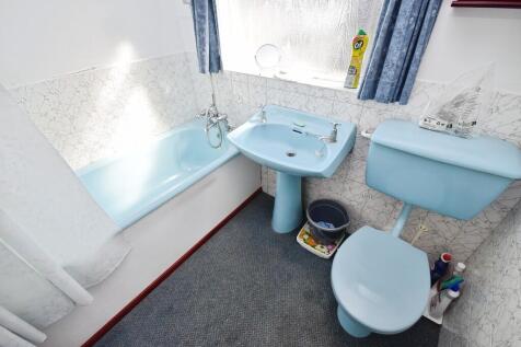 42cd8f66-Bathroom