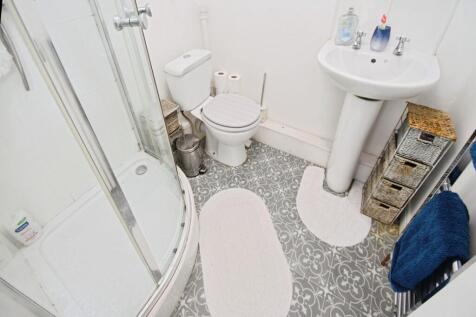 8e5b2553-Ensuite