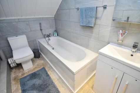 1c3ec5d5-Bathroom