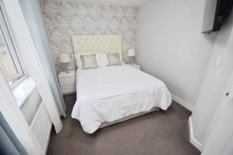 003224ca-Bedroom