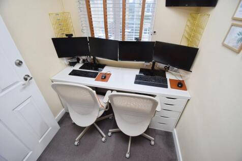 81c00444-Office
