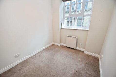 22cfd81e-Bedroom ...