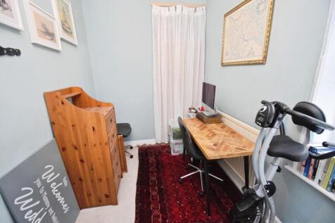 4bb8bd22-Bedroom ...