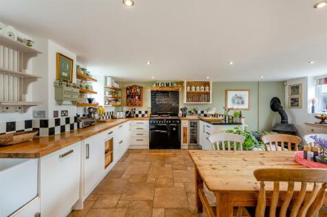 8594141-interior40.jpg