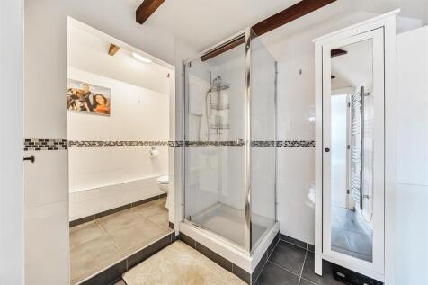 Annexe shower room
