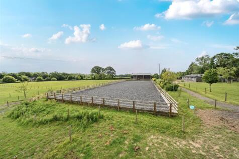 60m x 40m arena