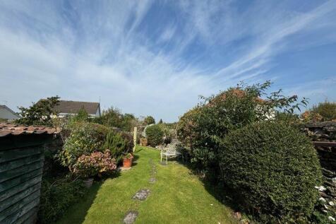 View down the garden at 21