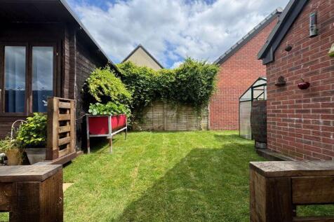 NEW lawn and planter area
