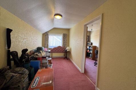 Bedroom 3 leading to study