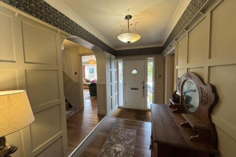 Hallway to Front Door