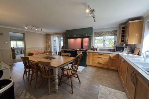 Kitchen/Diner to Sitting Room