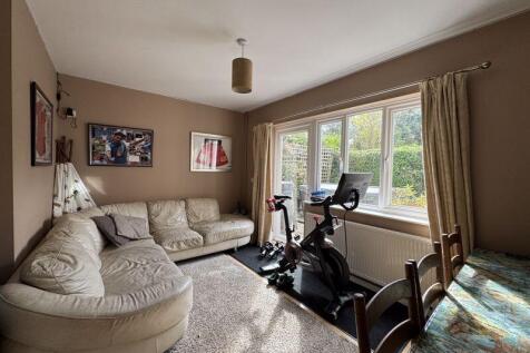 Snug/Playroom