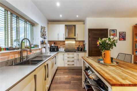 Reception/Kitchen