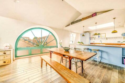 Reception/Kitchen