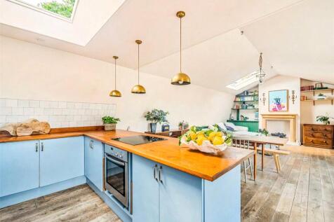Reception/Kitchen