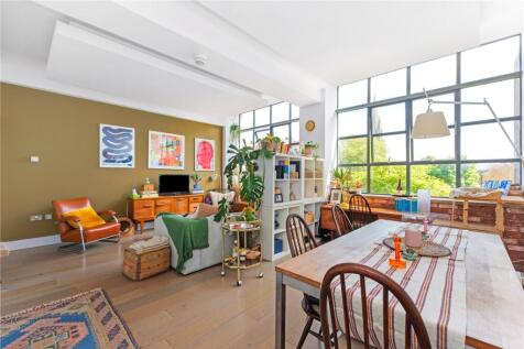 Reception/Kitchen