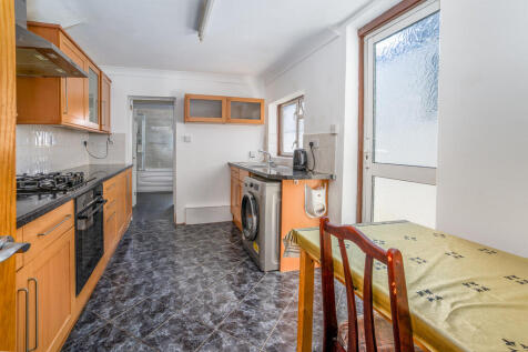 02 For Sale 3 Bed...