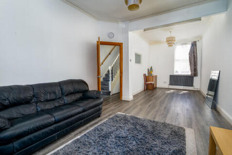 12 For Sale 3 Bed...