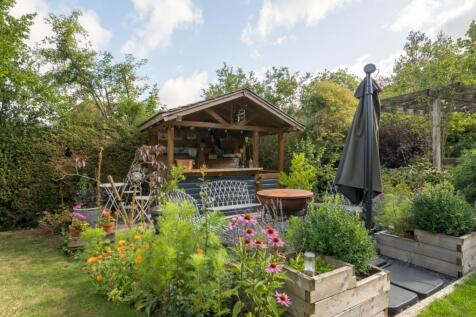 Garden Bar