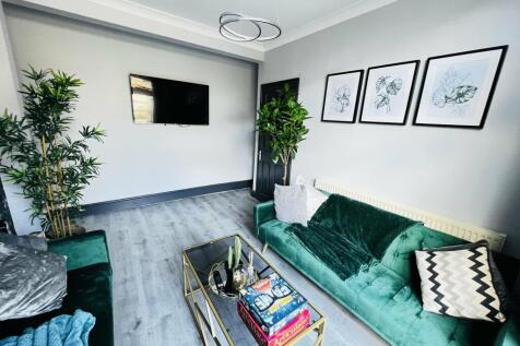 Living room 3
