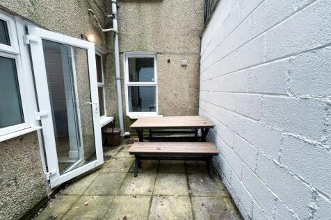 Courtyard.jpg