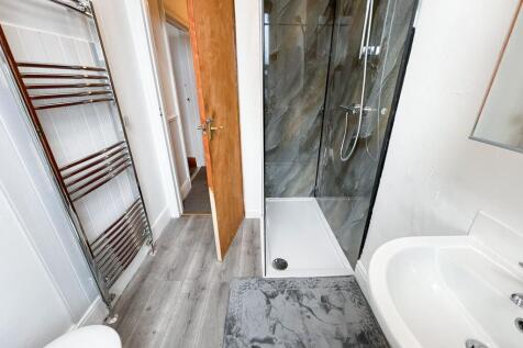Upstairs Bath.jpg
