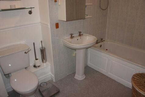 Bathroom.JPG