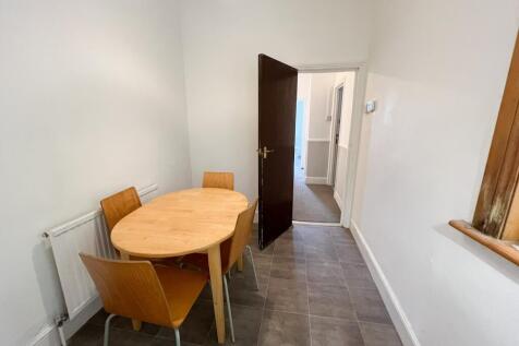 Dining room.jpg